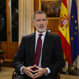 El rey Felipe VI pronuncia su tradicional discurso de Nochebuena, en el Palacio de la Zarzuela (Madrid), a 24 de diciembre de 2022.Pool24 DICIEMBRE 2022;NOCHEBUENA;FELIPE VI;REALEZA24/12/2022