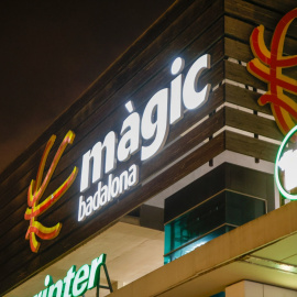 Cartel del centro comercial Màgic Badalona.