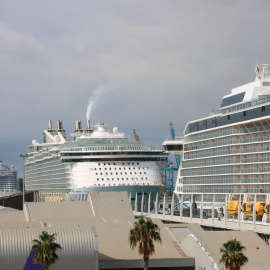Diversos creuers estacionats al port de Barcelona