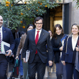07/01/2025.- El presidente del Govern, Salvador Illa, acompañado por los consellers de su legislatura celebró esta mañana el primer Consell Executiu de 2025 con la mirada puesta en sus socios de investidura, ERC y los Comuns, con quienes pretende sacar adelante los presupuestos catalanes de este año. EFE/ Quique García