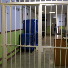 Una reixa en un passadís de la presó de dones de Wad-Ras