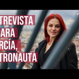 Por la redacción de Público han pasado escritoras, cineastas, políticas, futbolistas, actrices, pero nunca había pasado una astronauta. Sara García, es la primera mujer española en convertirse en astronauta y en realizar un entrenamiento inicial en el Centro Europeo de Astronautas de la ESA, en Colonia. Sin embargo, su formación y trayectoria van mucho más allá, ella es bióloga molecular y trabaja en el Centro Nacional de Investigaciones Oncológicas, donde lidera un proyecto para descubrir nuevos fármacos contra el cáncer de pulmón y de páncreas. El 23 de enero se ha estrenado su primer libro, Órbitas, una mezcla entre el ensayo, la ficción y la autobiografía.

Nuestro periodismo es posible gracias a nuestros suscriptores. Únete a la República de Público y defiende el periodismo valiente, feminista y de izquierdas: https://bit.ly/3REUOTN

Periodismo, investigación y compromiso para construir un mundo más igualitario.
¡Suscríbete ya a nuestro canal!: https://bit.ly/2U8nM0q
Visita: https://www.publico.es
Síguenos en Facebook: https://www.facebook.com/diario.publico/
Síguenos en Twitter: https://twitter.com/publico_es
Síguenos en Instagram: https://www.instagram.com/publico.es
Síguenos en TikTok: https://www.tiktok.com/@publico_es