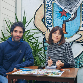 Miguel Paz y Comba Campoy, del Sindicato de Traballadoras e Traballadores do Ensino de Galiza (STEG), este lunes en Santiago.