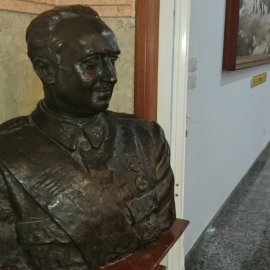 Busto de Franco en el Museo Militar de A Coruña.