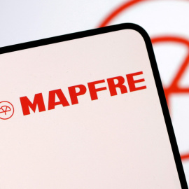 El logo de la aseguradora Mapfre en un smartphone.