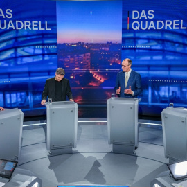 El canciller, Olaf Scholz, el ministro alemán de Economía y aspirante de Los Verdes, Robert Habeck, el candidato conservador, Friedrich Merz, y la colíder de Alternativa para Alemania (AfD), Alice Weidel, durante el debate, a 16 de febrero de 2025.