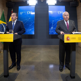 El ministro de Asuntos Exteriores, Unión Europea y Cooperación, José Manuel Albares y el ministro de Relaciones Exteriores de Brasil, Mauro Vieira, este lunes en Madrid.