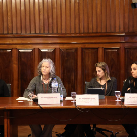 Anna López, cap del Servei de Cirurgia Plàstica i Reparadora de l'Hospital de Bellvitge i vicepresidenta de la Societat Catalana de Cirurgia Plàstica Reparadora i Estètica; Anna Padullés, infermera de pràctica clínica avançada de l'Hospital de Bellvitge, i Gemma González i Aliki Aikaterini Nikolaou.