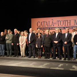 Representants de les entitats impulsores de la campanya 'Catala per a tothom. A cada barri, a cada escola, a cada feina'