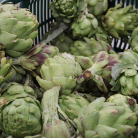 Caixa de carxofes salvades del malbaratament a través de la fundació Espigoladors