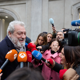 El jefe de gabinete de la presidenta de la Comunidad de Madrid, Isabel Díaz Ayuso, Miguel Ángel Rodríguez, ofrece declaraciones a los medios a su llegada a declarar al Tribunal Supremo, a 8 de enero de 2025, en Madrid (España). Miguel Ángel Rodríguez está citado para declarar como testigo en la causa donde se investiga al fiscal general del Estado, Álvaro García Ortiz a principios del pasado mes de enero.