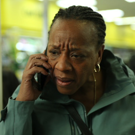La actriz Marianne Jean-Baptiste, en una secuencia de la película 'Mi única familia'.