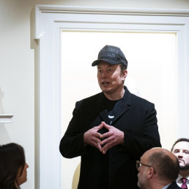 Elon Musk asiste a una reunión de gabinete en la Casa Blanca en Washington