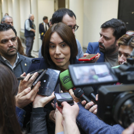 La ministra de Ciencia y secretaria general del PSPV-PSOE, Diana Morant, atiende a  la prensa durante el Pleno celebrado en el Senado, a 25 de febrero de 2024.