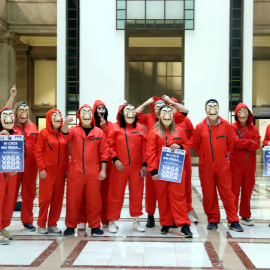 Acció de protesta dels tècnics sanitaris i d'infermeria a l'interior de l'ICS en el marc de la negociació per aconseguir un acord per desconvocar la vaga