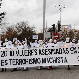 Decenas de personas durante la manifestación convocada por el Movimiento Feminista de Madrid por el Día Internacional de la Mujer, a 8 de marzo de 2024, en Madrid (España).