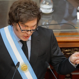 El presidente de Argentina, Javier Milei, da un discurso frente a diputados y senadores este sábado, durante la apertura de la 143 asamblea legislativa en la Cámara de Diputados del Congreso de la Nación en Buenos Aires.