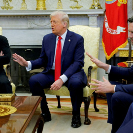 El presidente de Estados Unidos, Donald Trump, y su vicepresidente, JD Vance, se reúnen con el presidente ucraniano, Volodymyr Zelenskiy, en la Casa Blanca, a 28 de febrero de 2025.