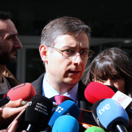 Jose Maria Fernández, advocat de la Fundació Advocats Cristians, en una atenció a la premsa