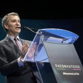 El presidente del PP, Alberto Núñez Feijóo, interviene durante el Congreso Anual de la patronal de los concesionarios, Faconauto, este miércoles.