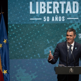 El presidente del Gobierno, Pedro Sánchez, interviene durante el acto 'España en Libertad', en el Auditorio del Museo Nacional Centro de Arte Reina Sofía, a 8 de enero de 2025.