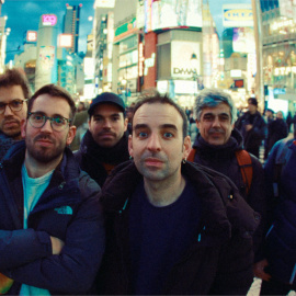 Imatge promocional de la cançó de ‘Moriagatte!’ de Doctor Prats amb el grup japonès Oreskaband