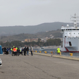 Imagen de archivo del barco Diciotti con 584 migrantes a bordo llegando al puerto de Reggio Calabria, Italia, a 11 de marzo de 2023.