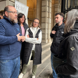 Representants de la Federació de Tècnics i Professionals de la Sanitat e una atenció a la premsa