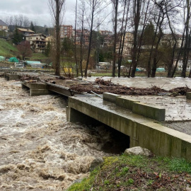 El riu Ter aquest diumenge al seu pas per Sant Joan de les Abadesses.
