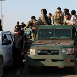 El ejército sirio de camino a Latakia el 7 de marzo de 2025.