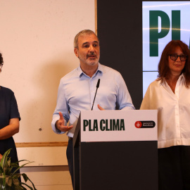 L'arquitecta en cap de Barcelona, Maria Buhigas, l'alcalde Collboni i la tinent d'alcaldia Laia Bonet, en la presentació del pla PEPI.