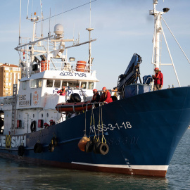 El buque de rescate Aita Mari de la ONG guipuzcoana Salvamento Marítimo Humanitario (SMH), en Vinaròs (Castellón).