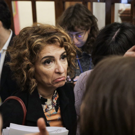 La vicepresidenta primera y ministra de Hacienda, María Jesús Montero, atiende a los medios a su salida de un pleno en el Congreso de los Diputados, a 12 de marzo de 2025.