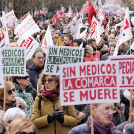 Miles de personas se manifiestan en Castilla y León por la sanidad pública el 15 de marzo de 2025.