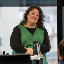 Imagen de Virginia Pérez Alonso en la redacción de 'Público'.