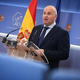 El portavoz del PP en el Congreso, Miguel Tellado, durante una rueda de prensa posterior a la Junta de Portavoces en el Congreso de los Diputados.