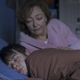 Catherine Frot y Félix Kysyl, en una secuencia de ‘Misericordia’.