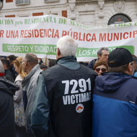 Concentración a favor de las residencias de mayores públicas en Madrid.