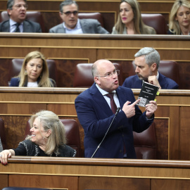 El portavoz del PP en el Congreso, Miguel Tellado, interviniendo durante la sesión plenaria de este jueves, en el Congreso de los Diputados.