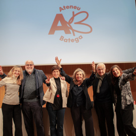 La candidatura 'Ateneu batega', liderada per Isona Passola, després de guanyar les eleccions a l'Ateneu Barcelonès