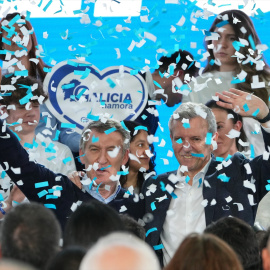 Alberto Núñez Feijóo y Alfonso Rueda, en un mitin del PPen Santiago el pasado 15 de febrero.