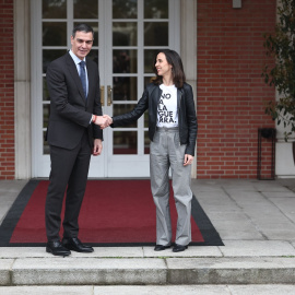 El presidente del Gobierno, Pedro Sánchez, recibe a la secretaria general de Podemos, Ione Belarra, en el Palacio de la Moncloa, a 13 de marzo de 2025