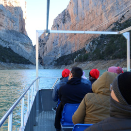 Un vaixell aquest diumenge al congost de Mont-rebei.