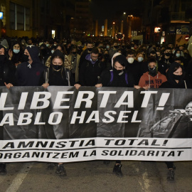 Manifestación celebrada en Lleida en febrero de 2021 contra el encarcelamiento del rapero y poeta Pablo Hasel, y en la que participó el policía nacional infiltrado.
