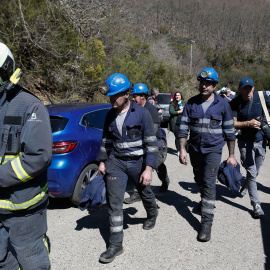 Efectivos de emergencias durante las labores de búsqueda de las víctimas del accidente en la mina de Cerredo, a 31 de marzo de 2025, en Degaña, Asturias.