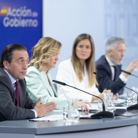 El ministro de Asuntos Exteriores, Unión Europea y Cooperación, José Manuel Albares, durante una rueda de prensa posterior a la reunión del Consejo de Ministros, en el Palacio de La Moncloa, a 1 de abril.