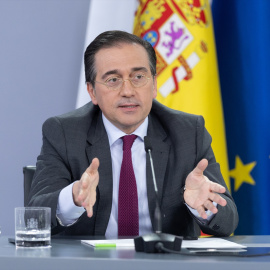 El ministro de Asuntos Exteriores, Unión Europea y Cooperación, José Manuel Albares, durante una rueda de prensa posterior a la reunión del Consejo de Ministros, en el Palacio de La Moncloa, a 1 de abril de 2025, en Madrid (España).