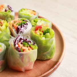 Imagen de royitos de arroz con verduras.