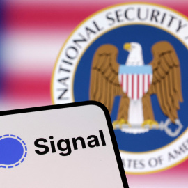 La app de Signal junto al logo de la Agencia de Seguridad Nacional de EEUU.