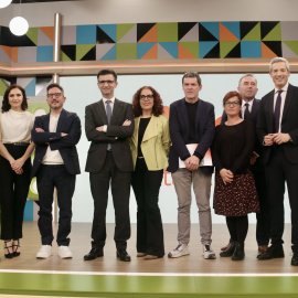 Equip directiu de RTVE amb els membres de l'equip de Sant Cugat del Vallès i el conseller del grup Miquel Calçada